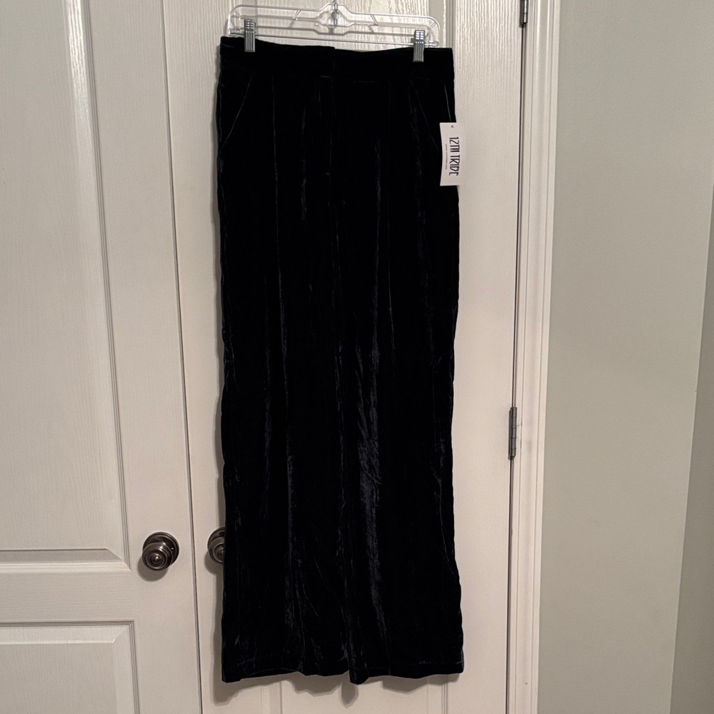 12th Tribe Women’s Deep Dark Blue Velvet Wide Leg Pant size Large - Picture 2 of 6